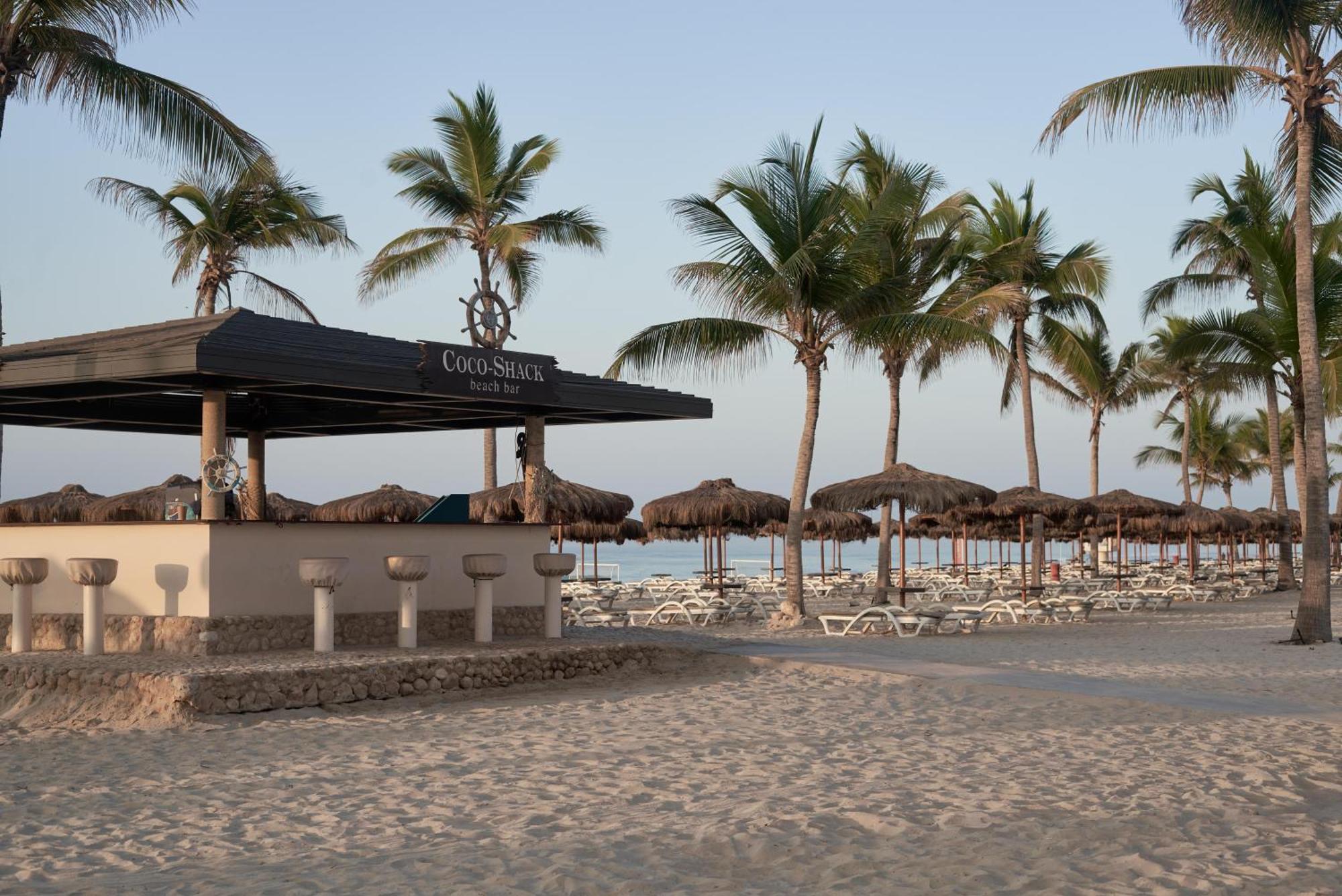 Salalah Rotana Resort Exterior photo Beach in Cabo San Lucas