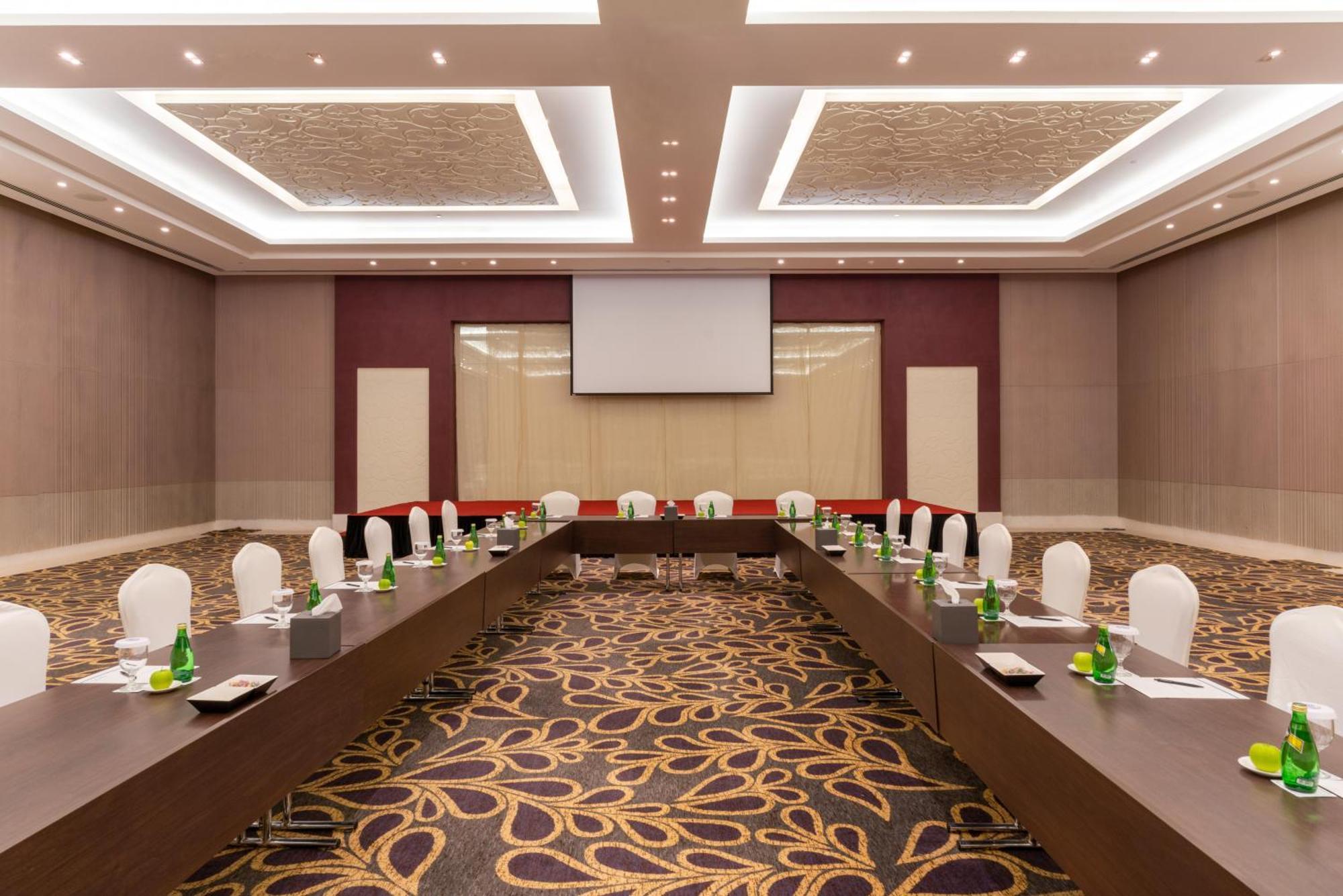 Salalah Rotana Resort Exterior photo Meeting room