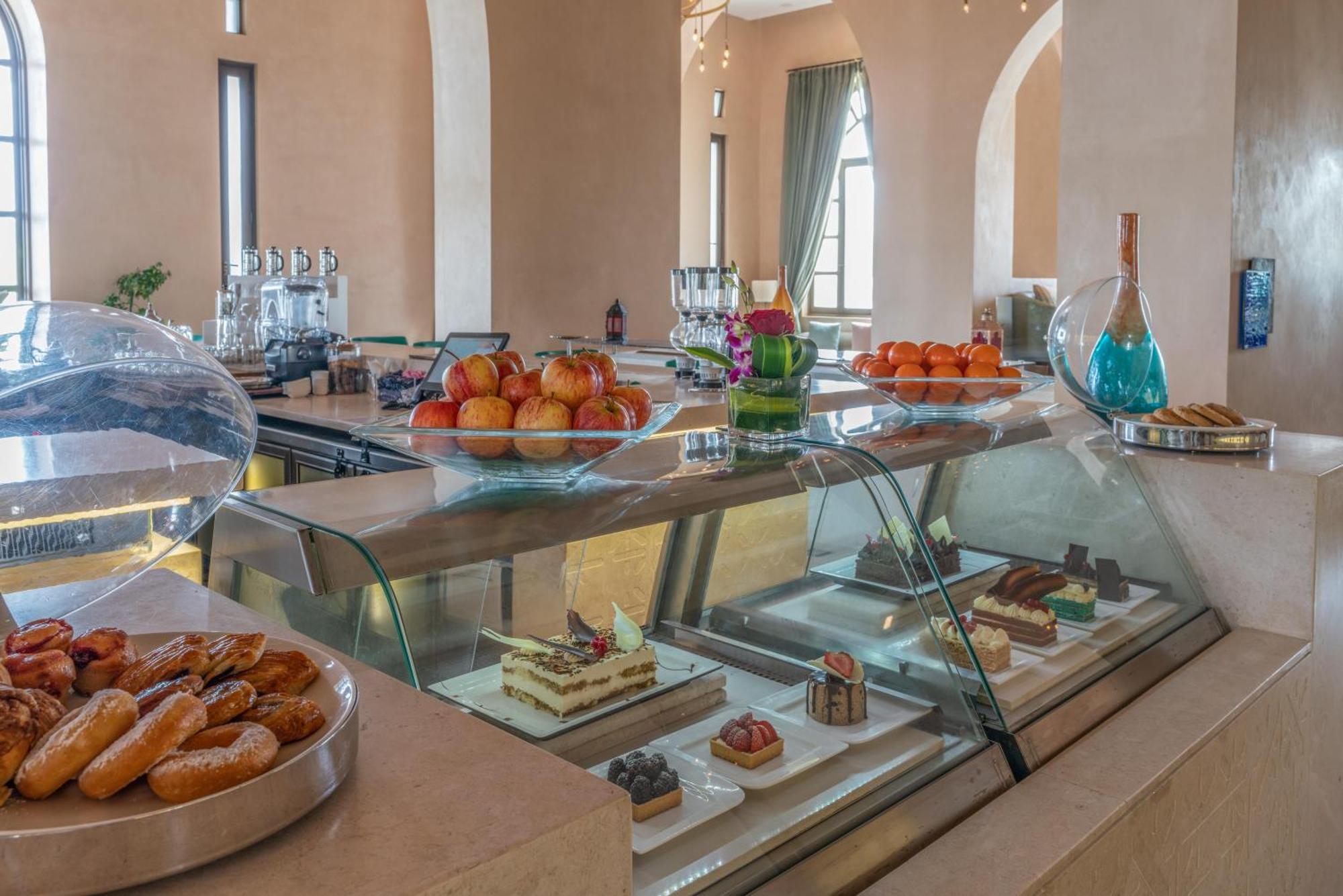 Salalah Rotana Resort Exterior photo The Café